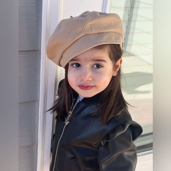 Handmade Unisex Camel Beret hat for Kids - Picture 3 of 7